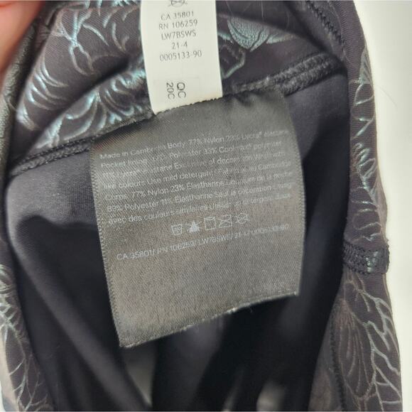 Lululemon Logo Flourish Black Iridescent 8" Foil Wunder Train High-Rise Short 4 - Picture 9 of 11